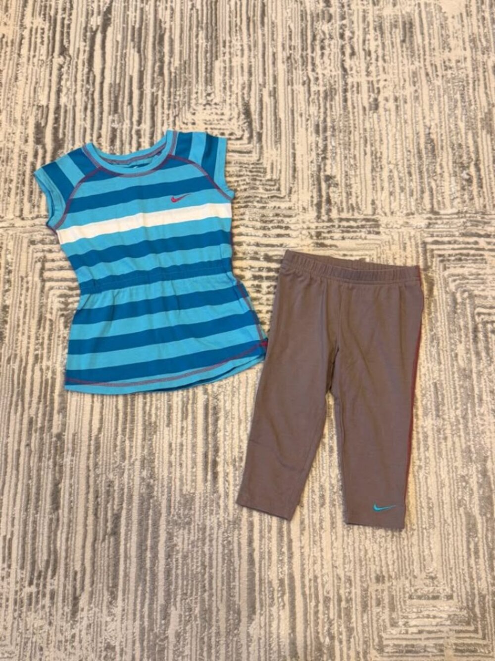 New Nike girls girls size 6X 2pc top & legging set